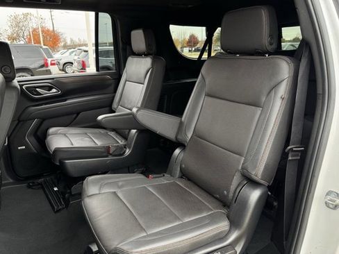 Used 2023 Chevrolet Suburban High Country image 29