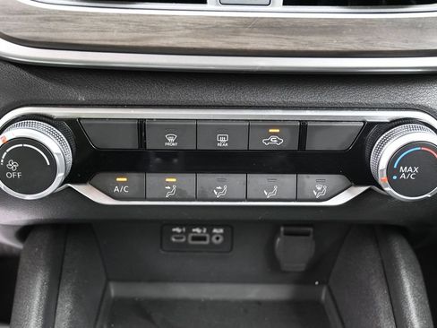 Used 2025 Nissan Altima 2.5 SV FWD image 10