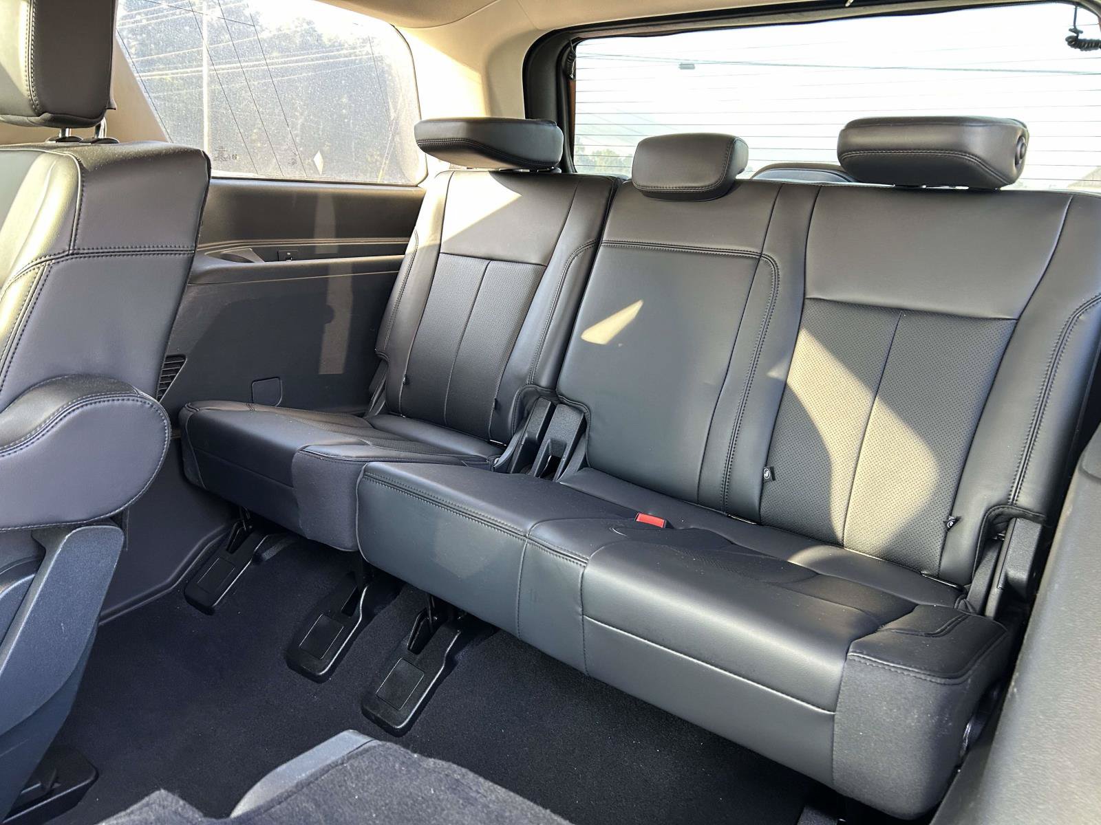Used 2024 Ford Expedition XLT RWD image 11
