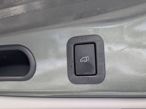 Used 2016 Toyota Highlander Limited image 42