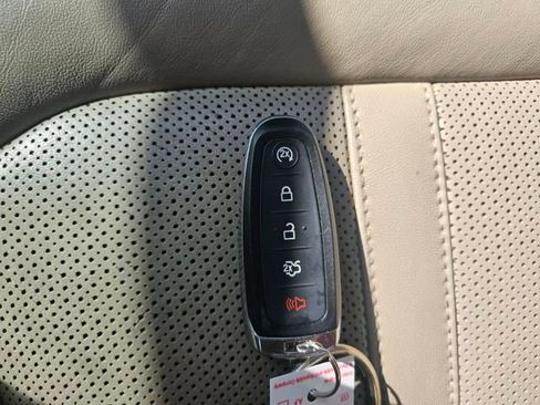 Used 2014 Lincoln MKX FWD w/ Walnut Swirl Wood Package image 28