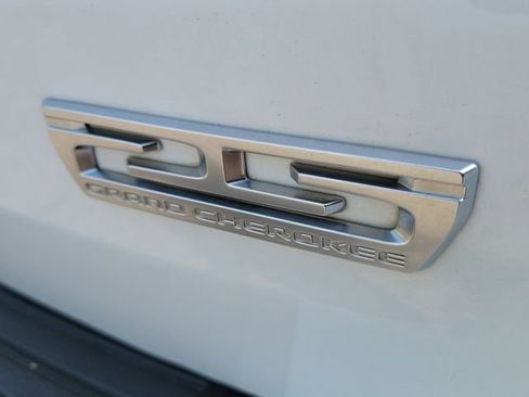 Used 2018 Jeep Grand Cherokee Limited RWD image 8
