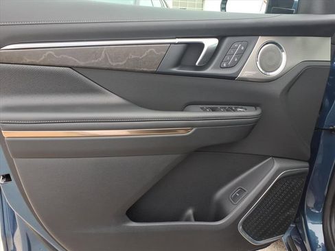 New 2026 Buick Enclave Avenir image 12