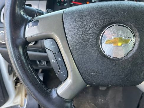 Used 2011 Chevrolet Avalanche LT AWD/4WD image 21