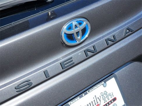 Certified 2024 Toyota Sienna XLE image 5