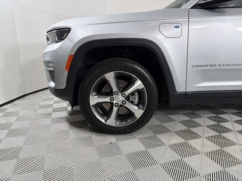 Used 2023 Jeep Grand Cherokee 4WD 4xe w/ Luxury Tech Group II image 13