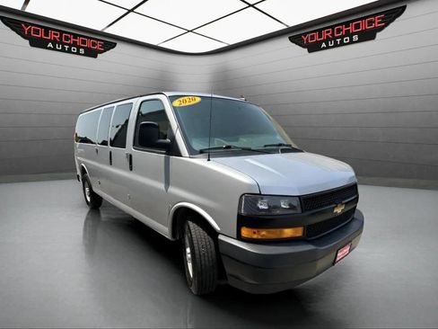 Used 2020 Chevrolet Express 3500 LS RWD image 2