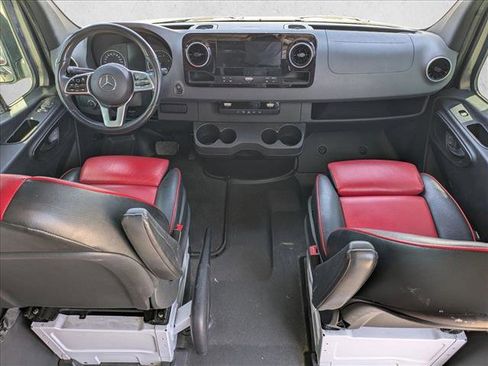 Used 2020 Mercedes-Benz Sprinter 2500 image 17