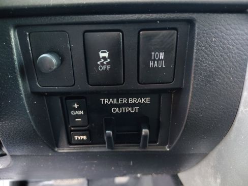 Used 2017 Toyota Tundra SR5 image 10