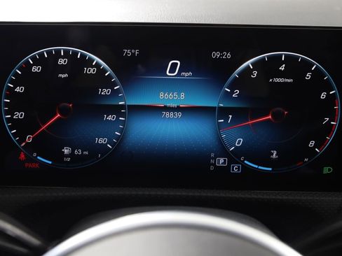 Used 2021 Mercedes-Benz CLA 250 4MATIC w/ Premium Package image 17