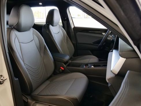 New 2026 Volkswagen Tiguan SE R-Line image 16