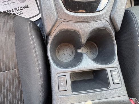 Used 2020 Nissan Rogue SV w/ Premium Package image 10