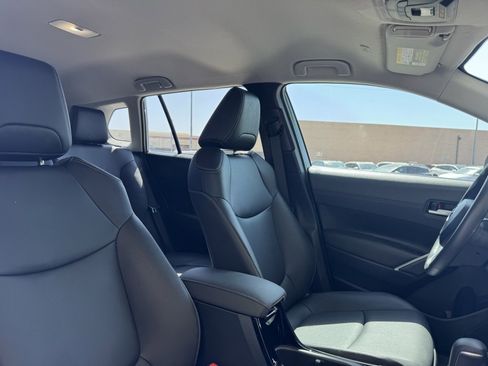 Used 2023 Toyota Corolla Cross XLE image 38