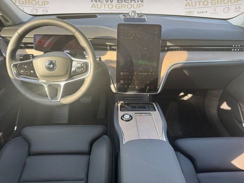 New 2025 Volvo EX90 Ultra image 10