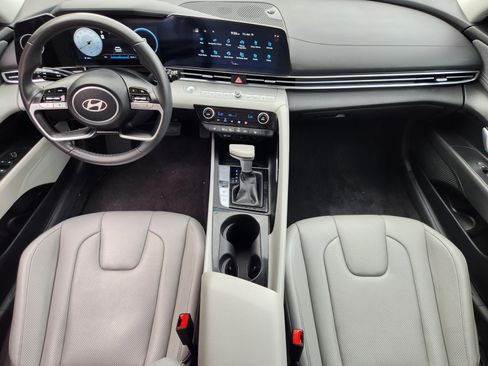 Used 2024 Hyundai Elantra Limited image 28