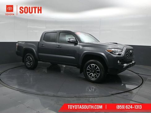 Used 2023 Toyota Tacoma TRD Sport AWD/4WD image 4
