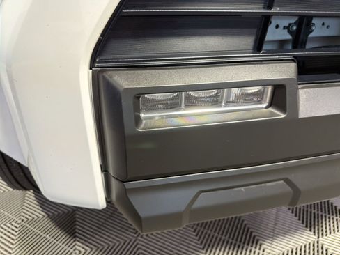 Used 2025 Toyota 4Runner SR5 AWD/4WD image 14