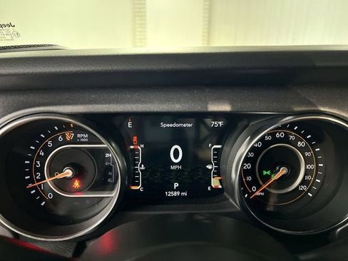 Used 2023 Jeep Gladiator Mojave w/ Trailer Tow Package AWD/4WD image 12