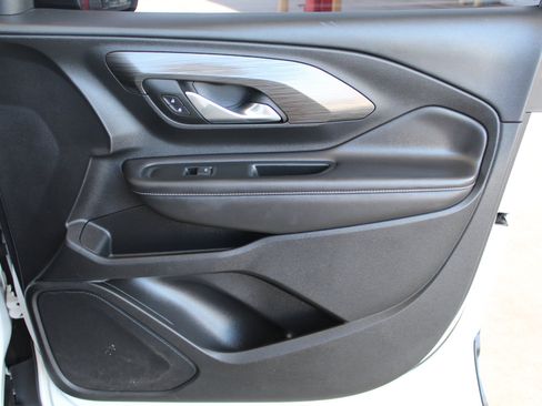 Used 2022 GMC Terrain SLE FWD image 18