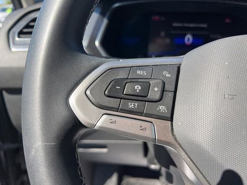Used 2022 Volkswagen Tiguan SE image 23