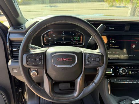 Used 2025 GMC Sierra 2500 AT4 w/ AT4 Premium Plus Package AWD/4WD image 10