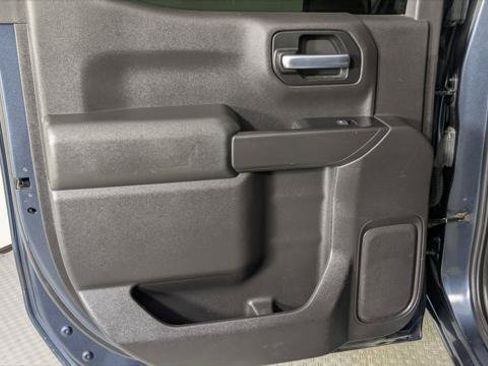 Used 2020 Chevrolet Silverado 1500 Custom Trail Boss w/ Custom Convenience Package AWD/4WD image 14