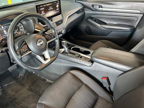 Certified 2023 Nissan Altima 2.5 SV w/ SV Premium Package FWD image 10