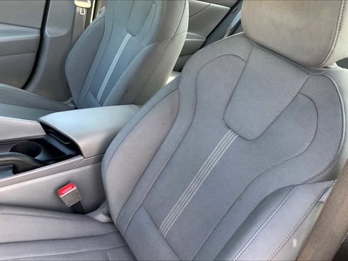 Used 2024 Hyundai Elantra SE image 7