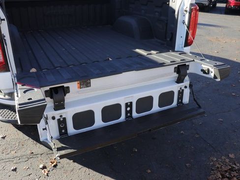 Used 2023 GMC Sierra 1500 AT4 w/ AT4 Premium Package image 6