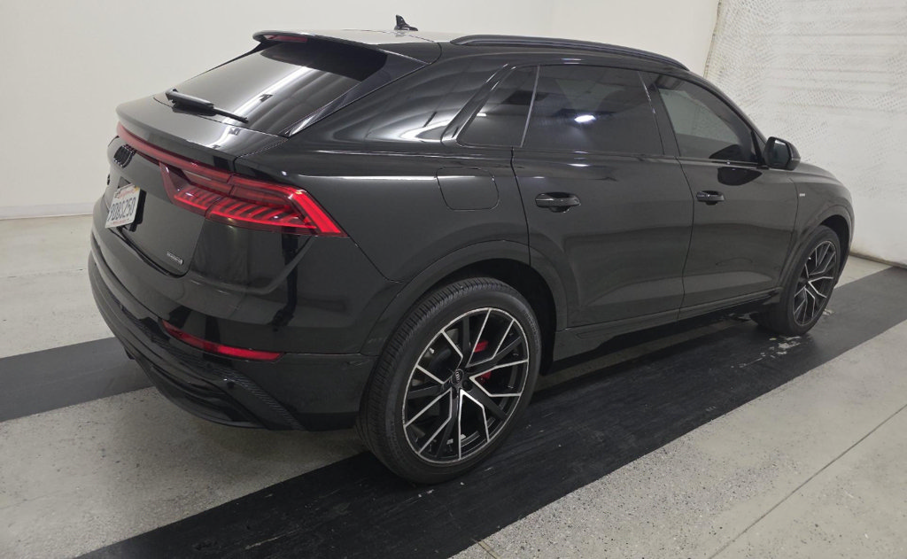 Used 2022 Audi Q8 Premium Plus w/ Premium Plus Package AWD/4WD image 3