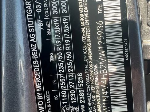 Used 2021 Mercedes-Benz GLB 250 4MATIC image 13