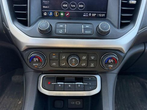 Used 2023 GMC Acadia SLE w/ Driver Convenience Package image 16