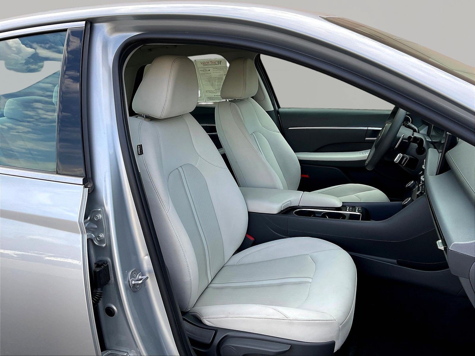 Used 2025 Hyundai Sonata SEL FWD image 28