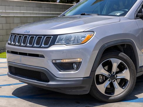 Used 2018 Jeep Compass Latitude w/ Popular Equipment Group FWD image 7
