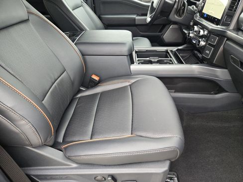 New 2026 Ford F250 Lariat w/ Black Appearance Package image 19