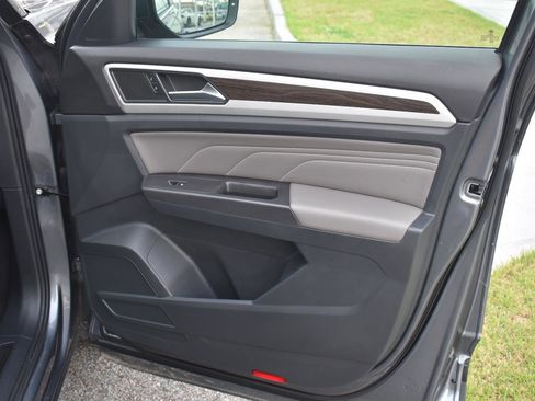 Used 2022 Volkswagen Atlas SE image 58