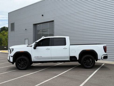 Used 2026 GMC Sierra 2500 AT4 w/ AT4 Premium Plus Package AWD/4WD image 11