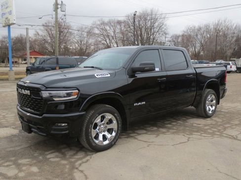 Used 2025 RAM 1500 Big Horn AWD/4WD image 4