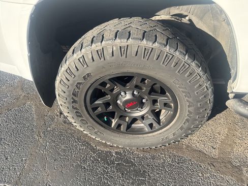 Used 2020 Toyota 4Runner SR5 Premium image 17