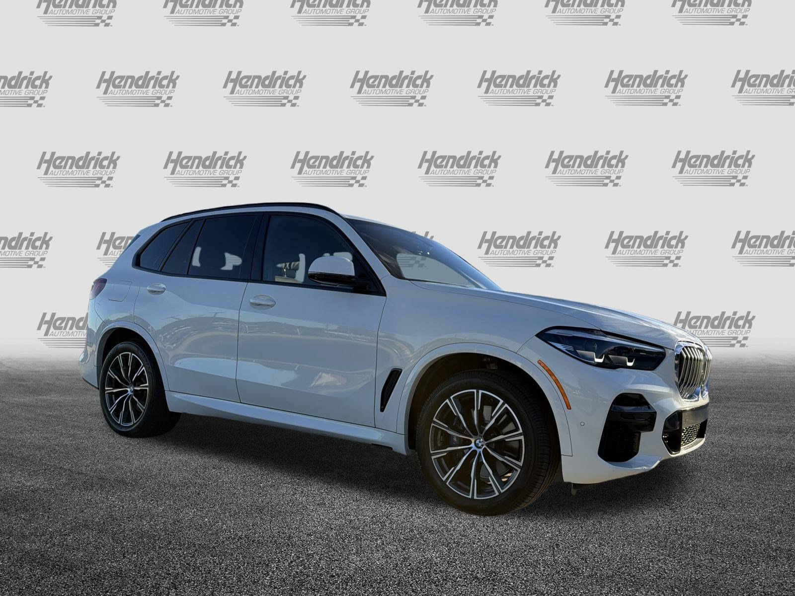 Used 2023 BMW X5 sDrive40i w/ M Sport Package RWD image 2