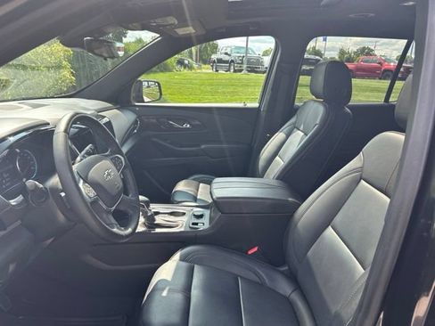 Used 2023 Chevrolet Traverse RS AWD/4WD image 10