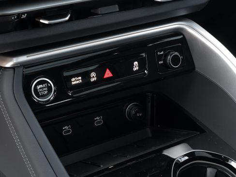 Certified 2025 Audi Q5 Premium w/ Premium Plus AWD/4WD image 12