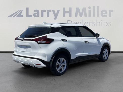 Used 2025 Nissan Kicks Play S FWD image 5