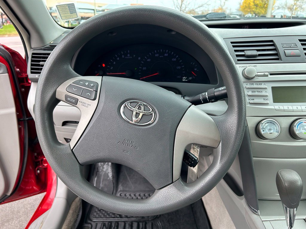 Used 2011 Toyota Camry LE FWD image 13