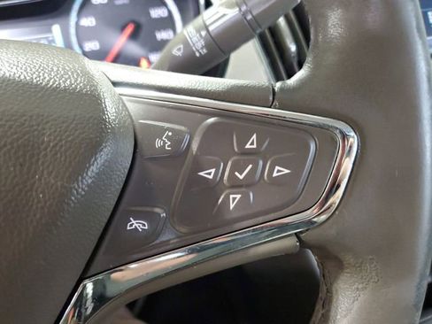 Used 2017 Chevrolet Cruze Premier image 23