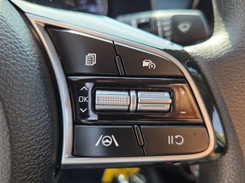 Used 2024 Kia Forte LXS w/ LXS Technology Package FWD image 24