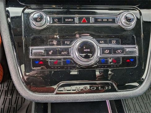 Used 2022 Lincoln Corsair FWD w/ Premium Package image 24