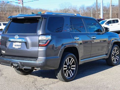 Used 2017 Toyota 4Runner SR5 image 3