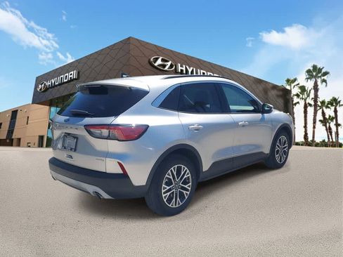 Used 2020 Ford Escape SEL image 3