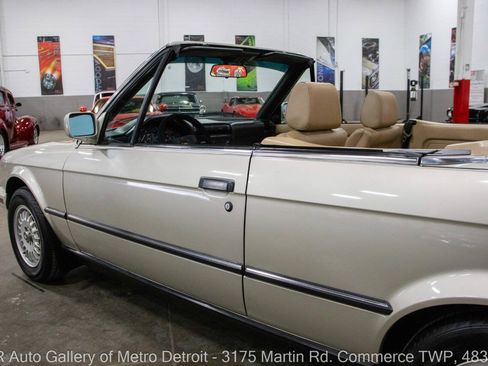 Used 1989 BMW 325i Convertible RWD image 23